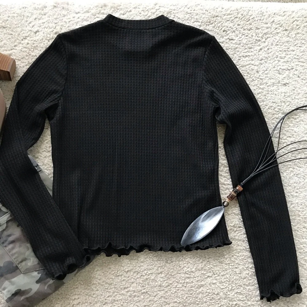 Black Cropped, Waffle Knit Top - Picture 10 of 11